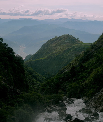 敬畏自然文明出游，从哀牢山事件看旅游中的素养与责任