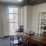 创鑫华城有精装修房源出租，配备全套办公家具。该小区临近安居中道、江泉嘉华以及颐高广场