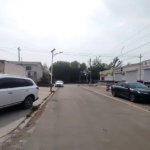 在中华北区域，有仓库和场地可供使用。交通便捷，既适合发展餐饮，也可作为仓库等