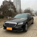 奔驰 E 级在 2019 款的改款 E 300 L 时尚型车辆