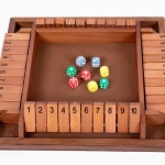 亲子娱乐与休闲的木制四面翻牌桌游