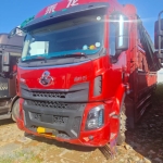 东风柳汽乘龙 H5 载货车，拥有 6.8 米长的货箱，动力强劲，可达 260 马力