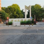 位于光明南大街的单一层门市正在出售，包过户，月租可达 5500 