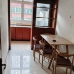 位于赵苑旁边有一套两室的房屋，精装修风格，屋内设施齐全，可拎包入住。随时都能看房