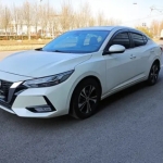 日产轩逸 2022 款 1.6L XL CVT 智享版，是一款紧凑型三厢车