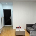 翠湖小区有两居室电梯房，首次出租，租金为 1250 元