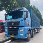 福田欧曼的欧曼 EST 载货车，车长 9.6 米，拥有强劲的 500 马力