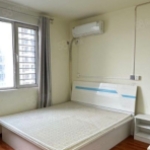 空调房合租啦！位置紧邻美乐城和中道大厦。年租价格仅为 550，并且可押一付一