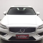 2022 款沃尔沃 S60 的 B4 智逸豪华版，拥有独特魅力的中型豪华轿车