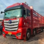 福田欧曼的欧曼 EST 载货车，车长 9.6 米，拥有 460 马力