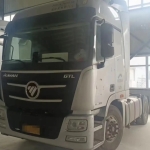 福田欧曼的欧曼 GTL 牵引车，牵引质量 35 吨，拥有 360 马力