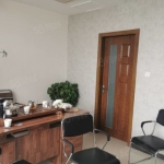 现有一套新时代大厦的房屋急需出售！该房屋单价仅为 6400 元，性价比极高