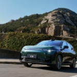 “新”“智” 驱动下的智能网联新能源汽车产业