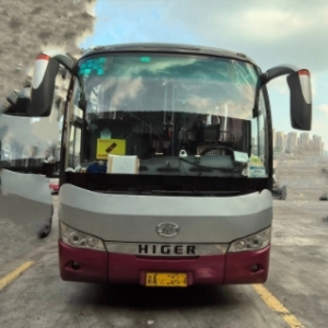 海格大巴拥有多个系列，而精品海格则是其中的佼佼者