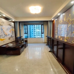 华耀城江南锦苑，中式装修风格，配备中央空调。临近御府雅居，三居室房屋赠送车位和地下室，可贷款购买