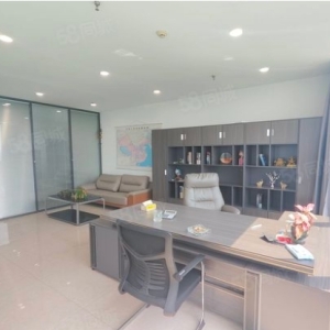 新上房源！美乐城环球中心，102 平精装修，带有全套家具家电，还附带 2 个车位