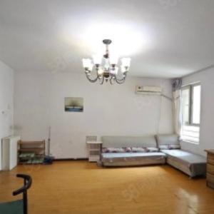 汉成华都，三室两厅两卫的精美户型