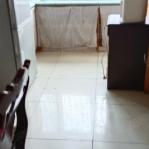 揽和园精美装修两居室，实现拎包即住，看房极为便利