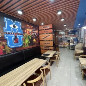B2361 号 - 广泰中学对面的快餐店现转让，房租不高且位置优越