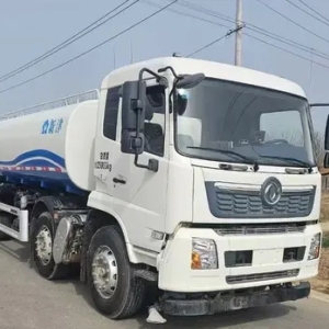 二手的中联后八轮洒水车现对外出售