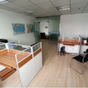 德源大厦配备齐全家具，可实现拎包办公