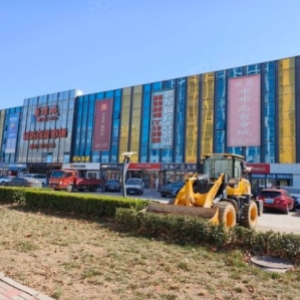 华耀城，位于耀邯路十字路口处的门市对外出售