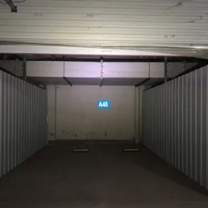 和畅花园负一层车库，现降价出售。此为独立车库