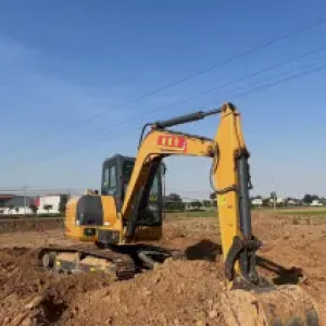 钢铁巨臂的摇篮，挖掘机与装载机职业培训学校