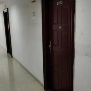 义商国际诚意出售，价格仅为 4500 元 / 平