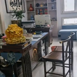 写字楼公寓火热出售！位置优越，临近高速和高铁，周边还有四中，交通便利，教育资源丰富