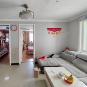 新上房源！紧急出售！精美装修三居室！学院北路 97 号院，黄金 3 楼，老证齐全