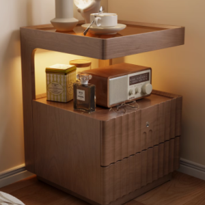 实木床头柜，卧室中的简约实用之选