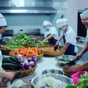 伊赛牛肉聘后厨配菜